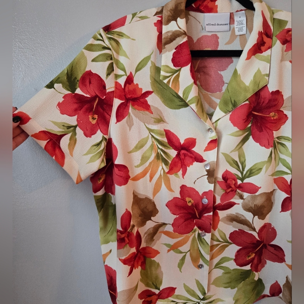 Alfred Dunner Floral Hibiscus Button Down Top Summer Vacation Tropical Shirt - Picture 2 of 6